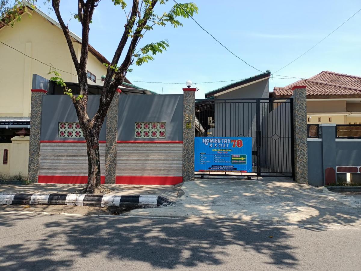 Homestay Dan Kost 78 ジェパラ エクステリア 写真